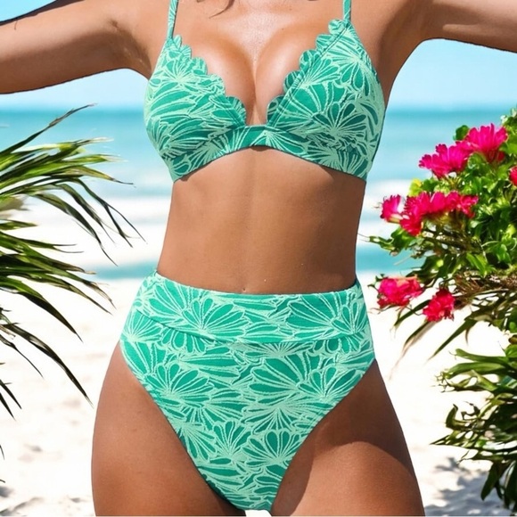 Cupshe Other - NEW Cupshe Scallop V-Neck High Waisted Bikini in Mint Green Size XS